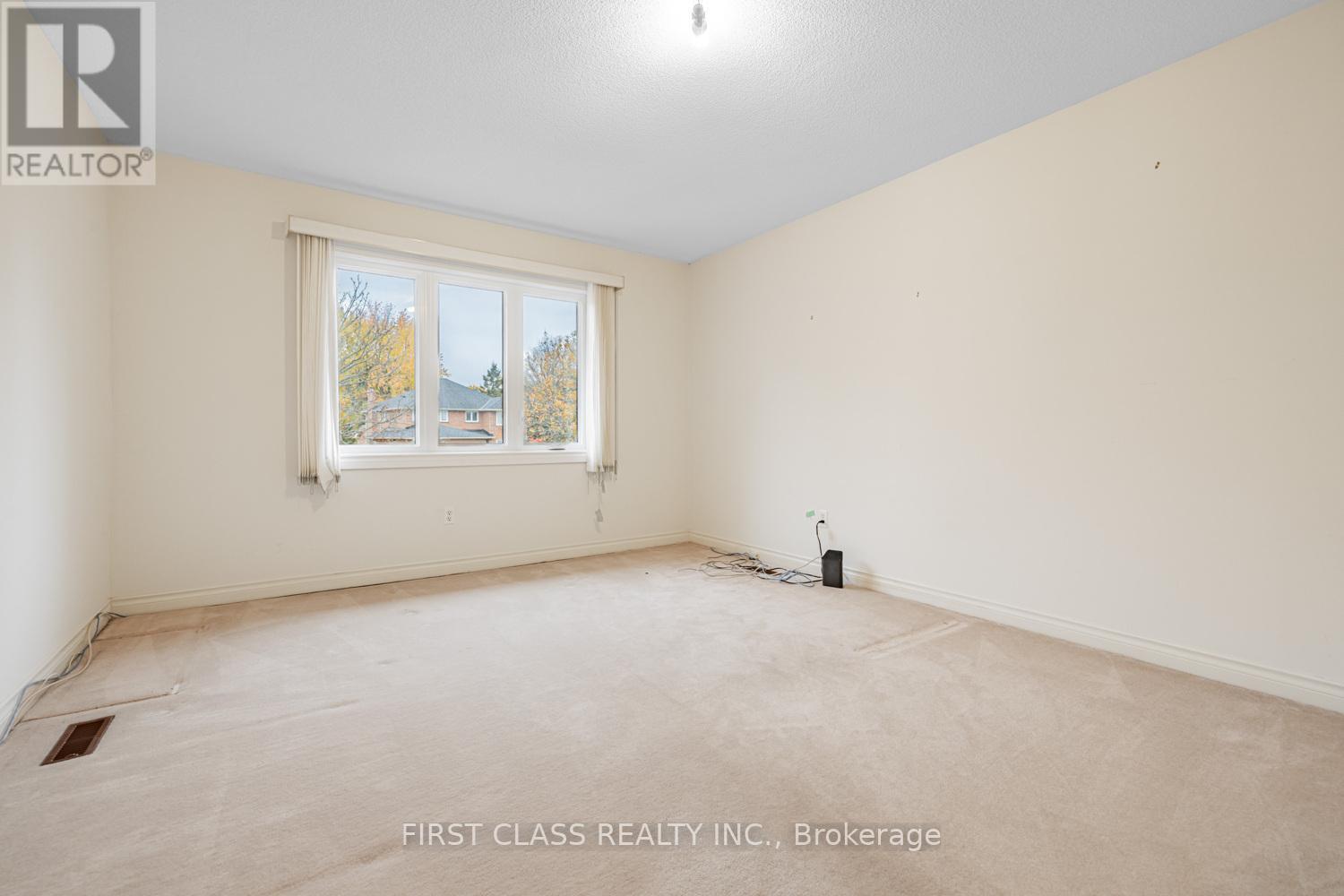 220 Timpson Drive, Aurora, Ontario  L4G 5M7 - Photo 21 - N12937824