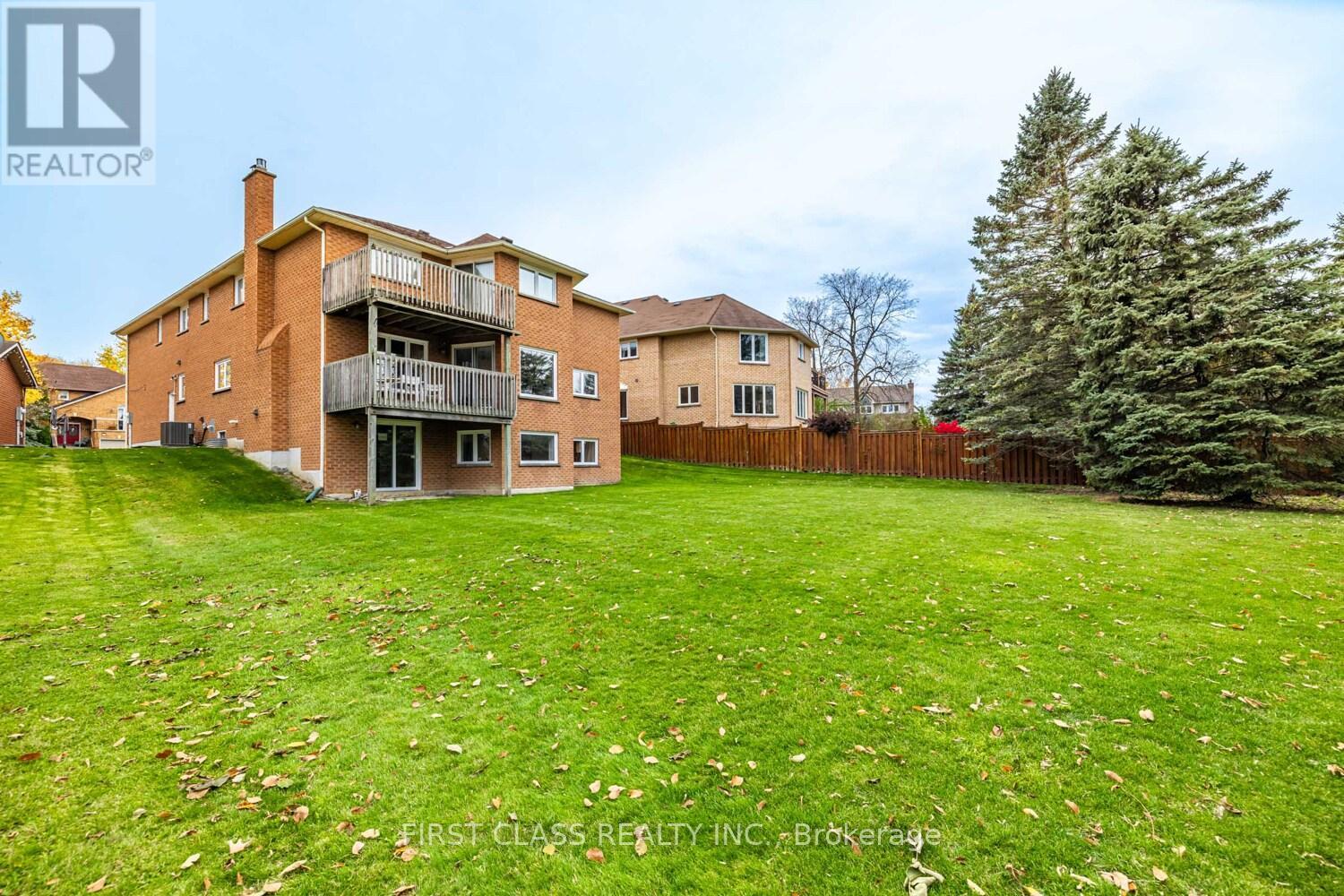 220 Timpson Drive, Aurora, Ontario  L4G 5M7 - Photo 33 - N12937824