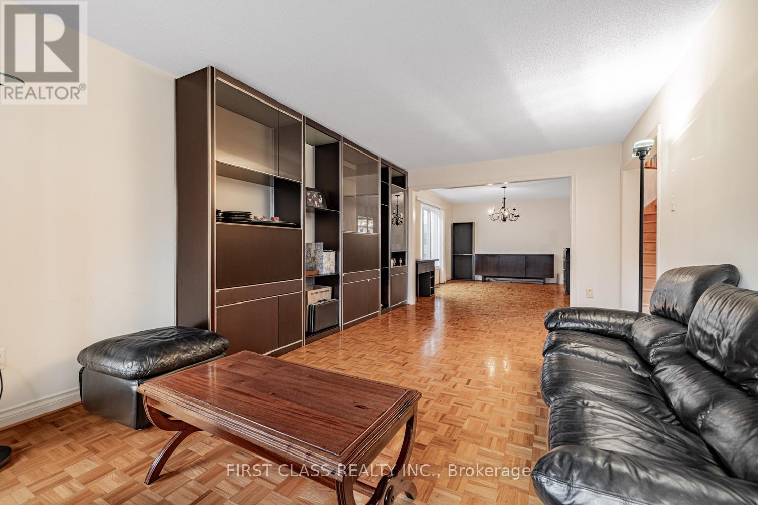 220 Timpson Drive, Aurora, Ontario  L4G 5M7 - Photo 7 - N12937824