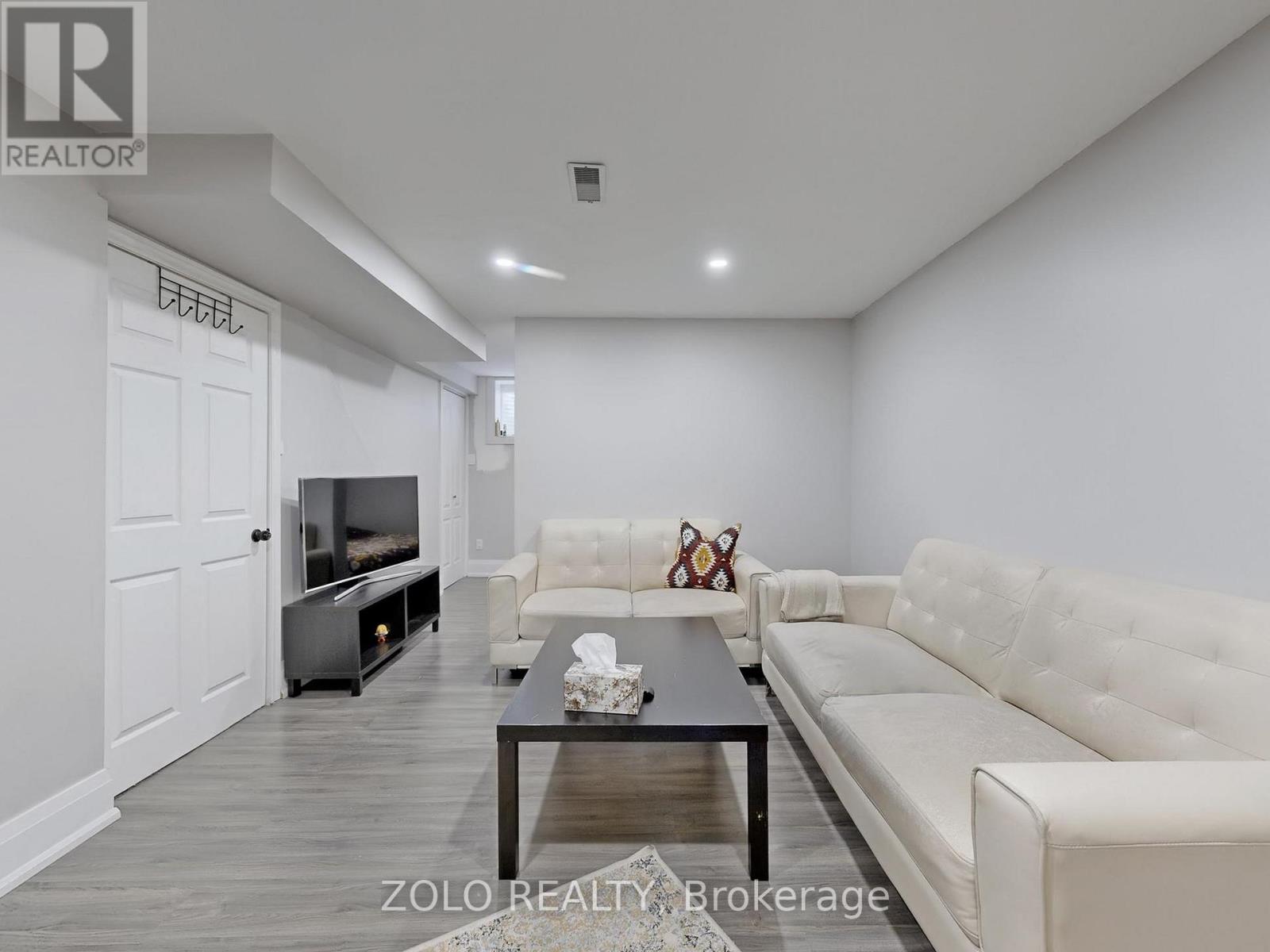 226 Thoms Crescent, Newmarket, Ontario  L3Y 1E1 - Photo 36 - N12937834