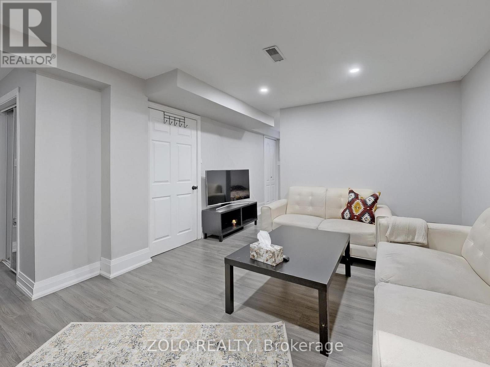 226 Thoms Crescent, Newmarket, Ontario  L3Y 1E1 - Photo 37 - N12937834