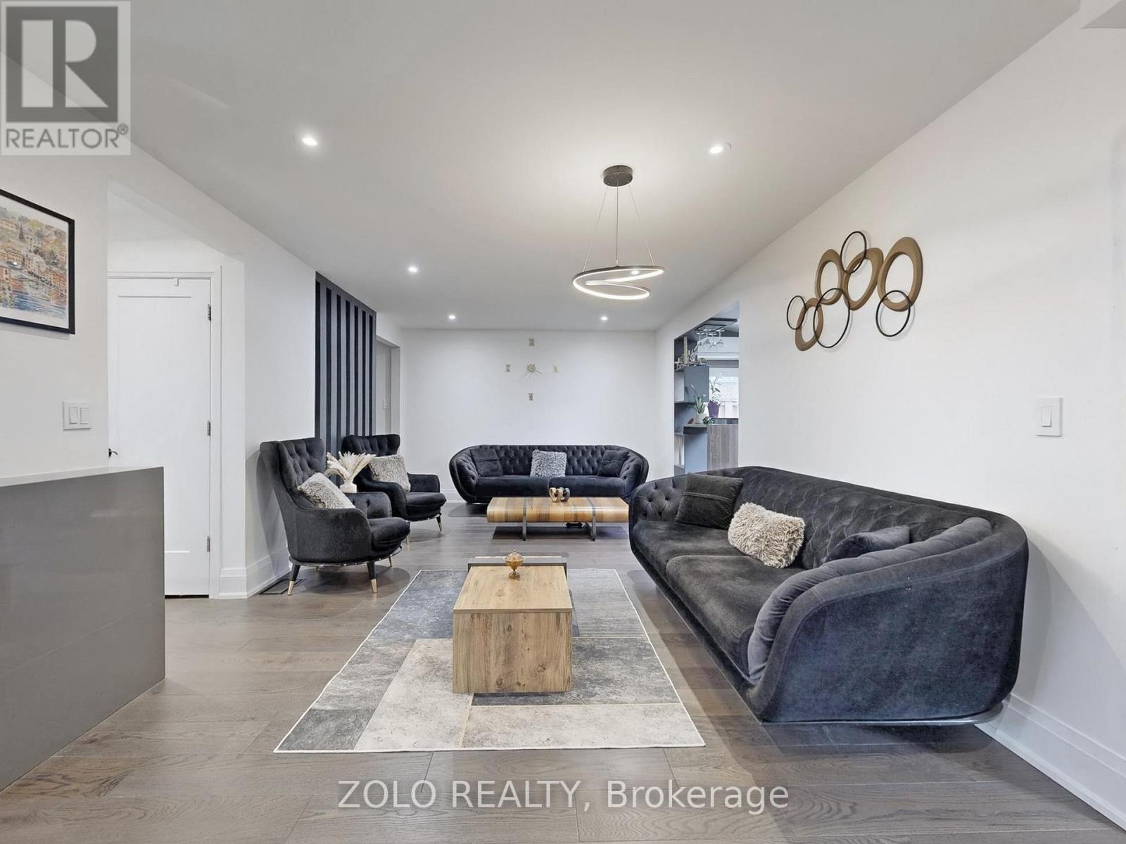 226 Thoms Crescent, Newmarket, Ontario  L3Y 1E1 - Photo 6 - N12937834