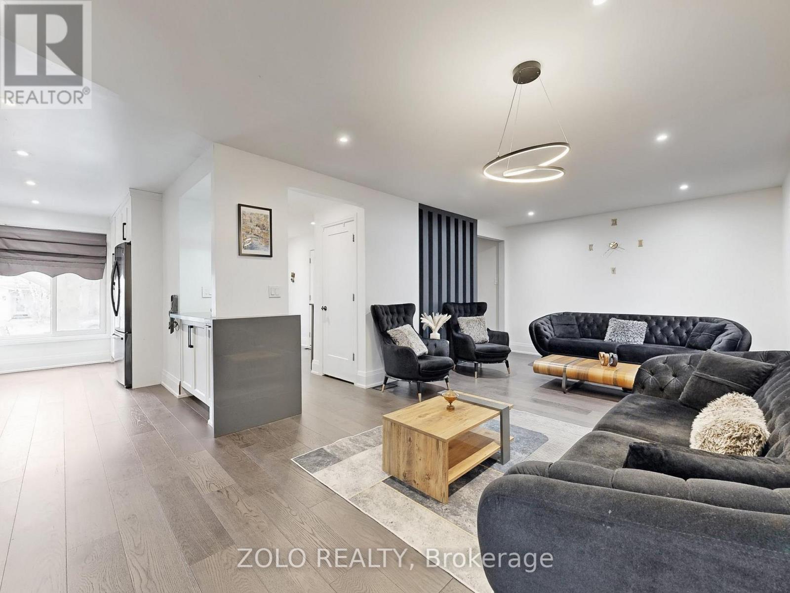 226 Thoms Crescent, Newmarket, Ontario  L3Y 1E1 - Photo 7 - N12937834