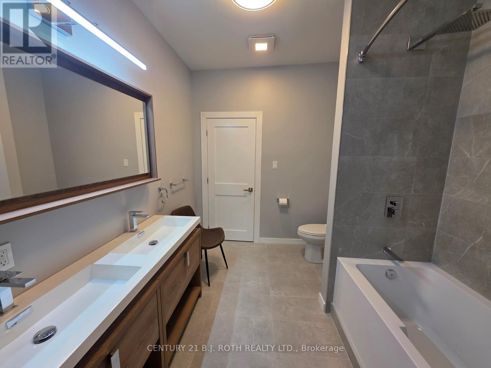 2 - 82 Albert Street N, Orillia, Ontario  L3V 5K5 - Photo 3 - S12937846