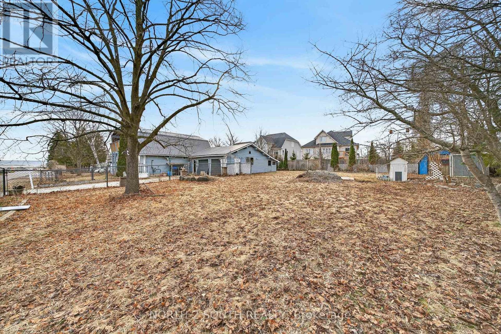 9 Bayview Avenue, Wasaga Beach, Ontario  L9Z 0E9 - Photo 3 - S12937850