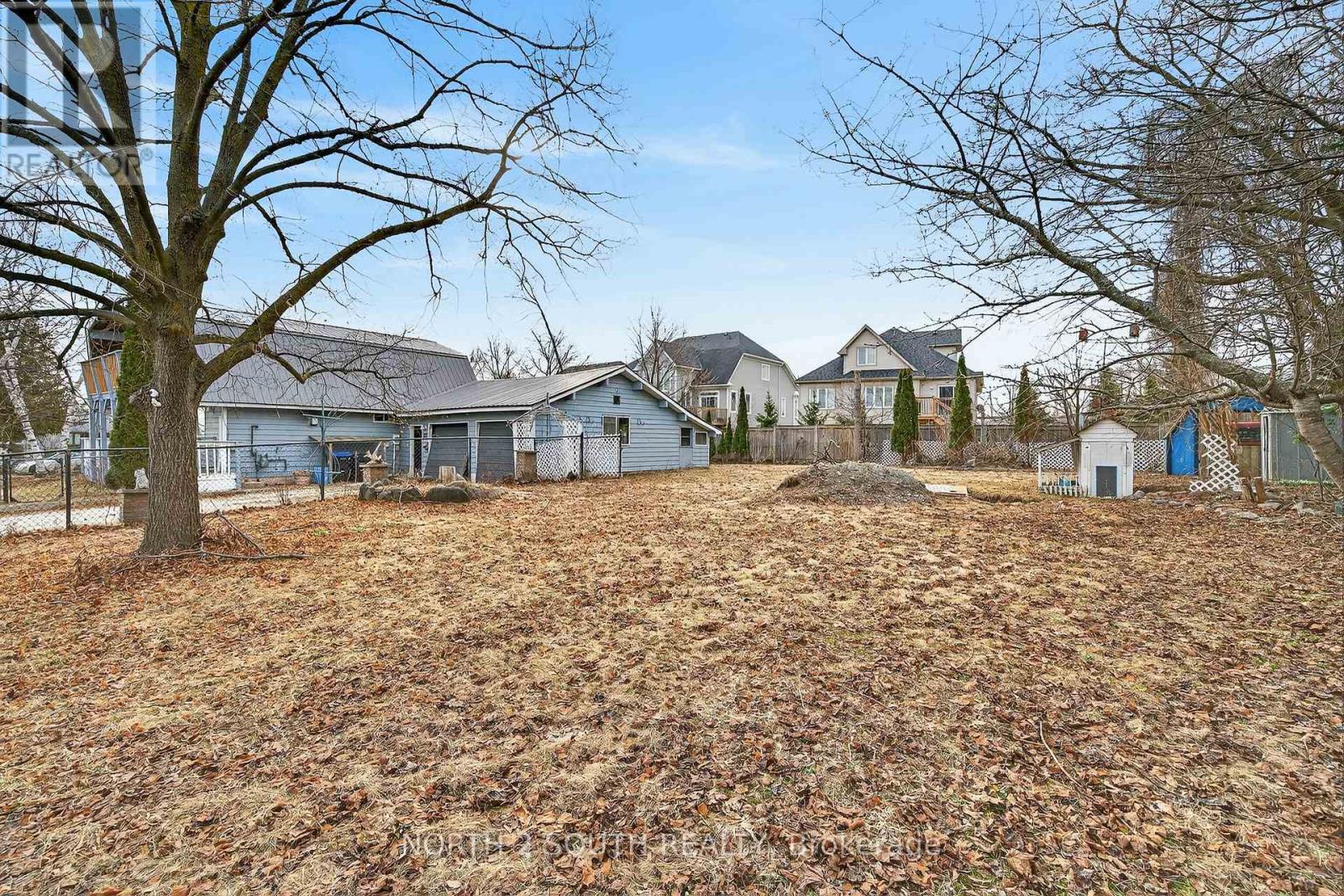 9 Bayview Avenue, Wasaga Beach, Ontario  L9Z 0E9 - Photo 4 - S12937850