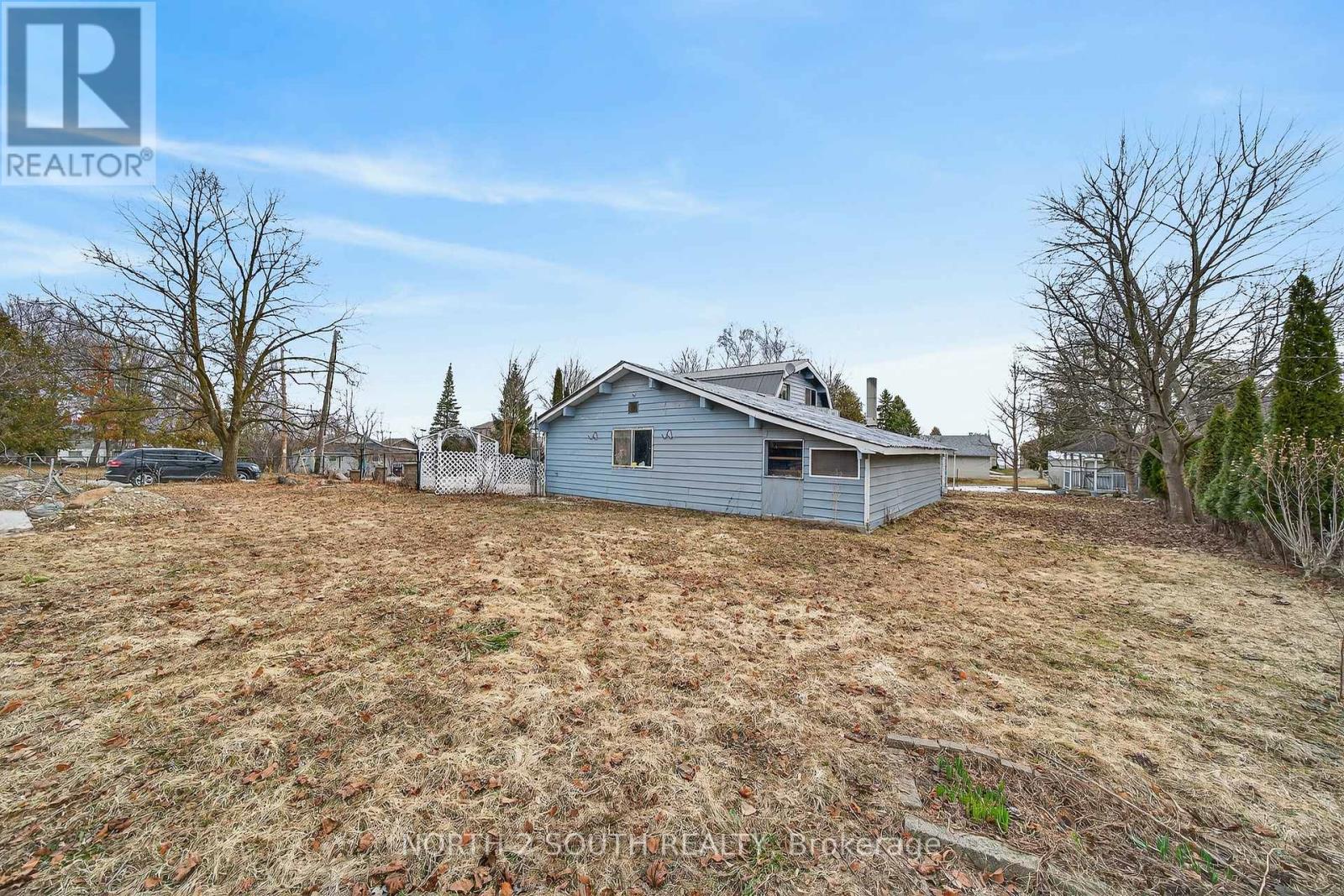 9 Bayview Avenue, Wasaga Beach, Ontario  L9Z 0E9 - Photo 5 - S12937850