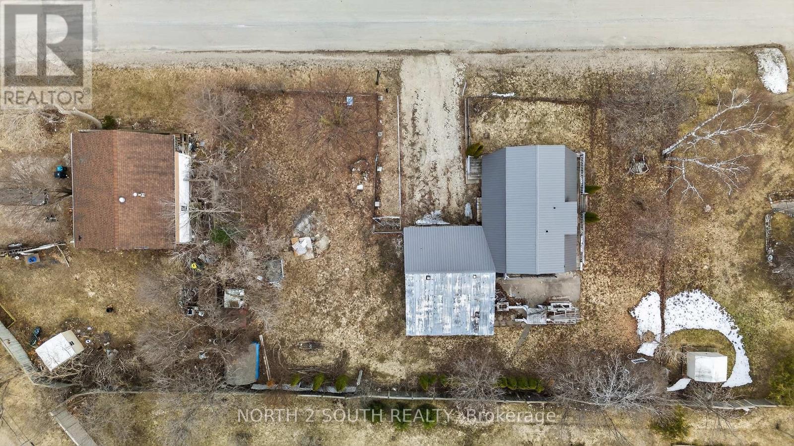 9 Bayview Avenue, Wasaga Beach, Ontario  L9Z 0E9 - Photo 9 - S12937850