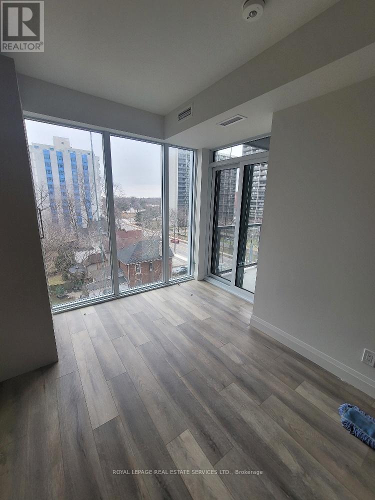 509 - 500 Brock Avenue, Burlington, Ontario  L7S 0A5 - Photo 3 - W12937826