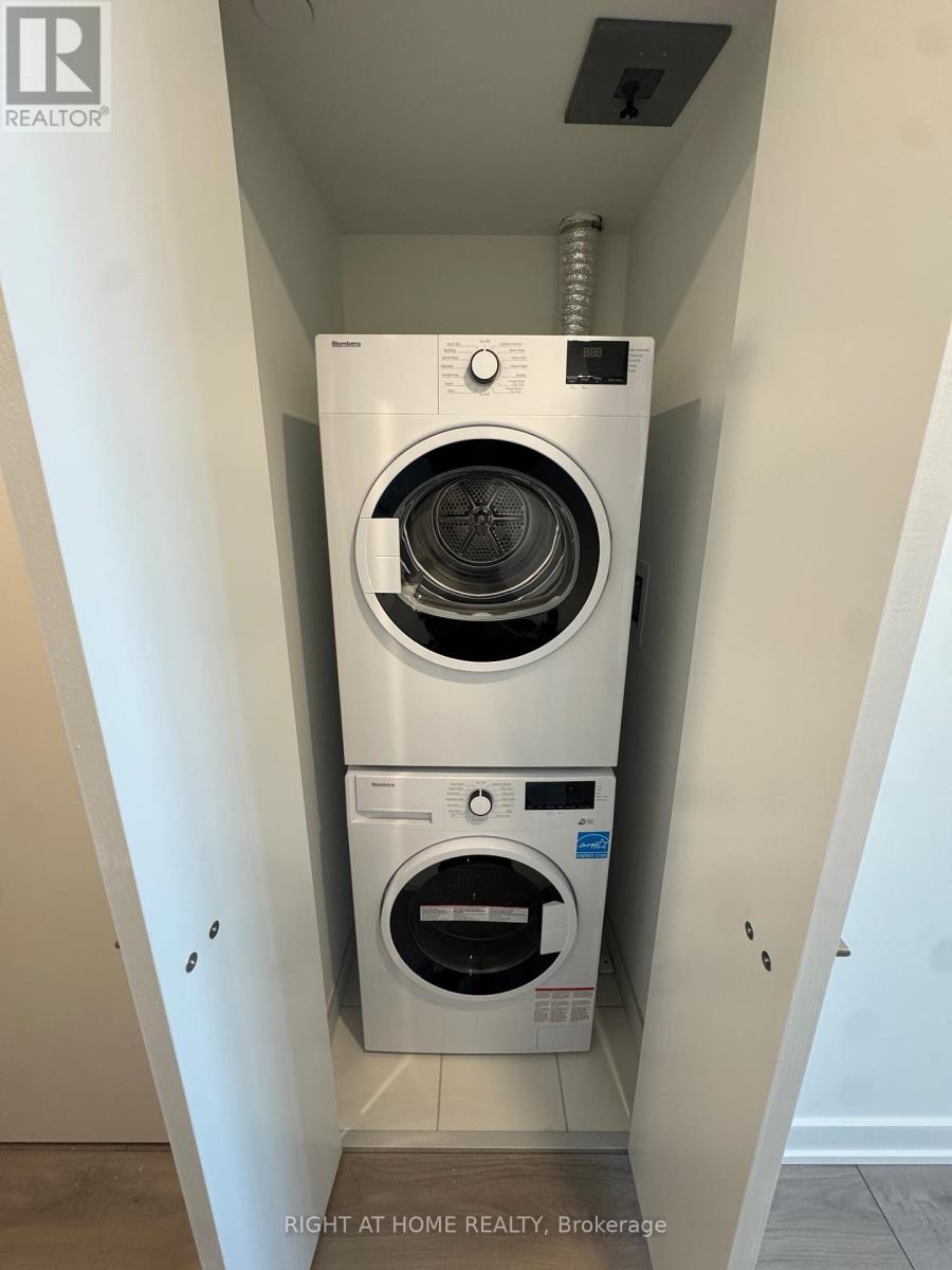 1512 - 1 Fairview Road E, Mississauga, Ontario  L6A 4C6 - Photo 21 - W12937828