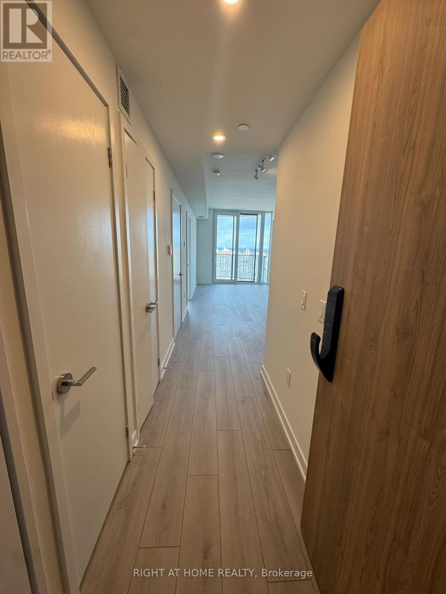 1512 - 1 Fairview Road E, Mississauga, Ontario  L6A 4C6 - Photo 3 - W12937828