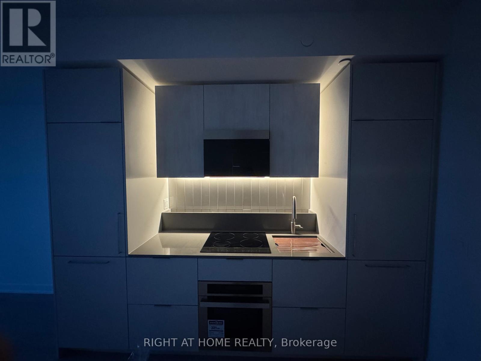 1512 - 1 Fairview Road E, Mississauga, Ontario  L6A 4C6 - Photo 5 - W12937828