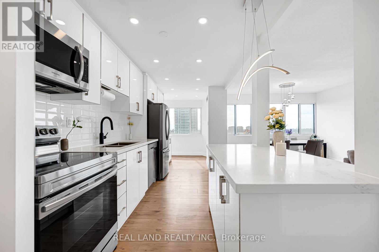 1901 - 50 ELM DRIVE E, Mississauga, Ontario