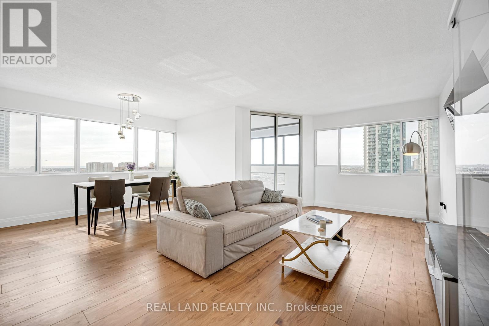 1901 - 50 Elm Drive E, Mississauga, Ontario  L5A 3X2 - Photo 6 - W12937844