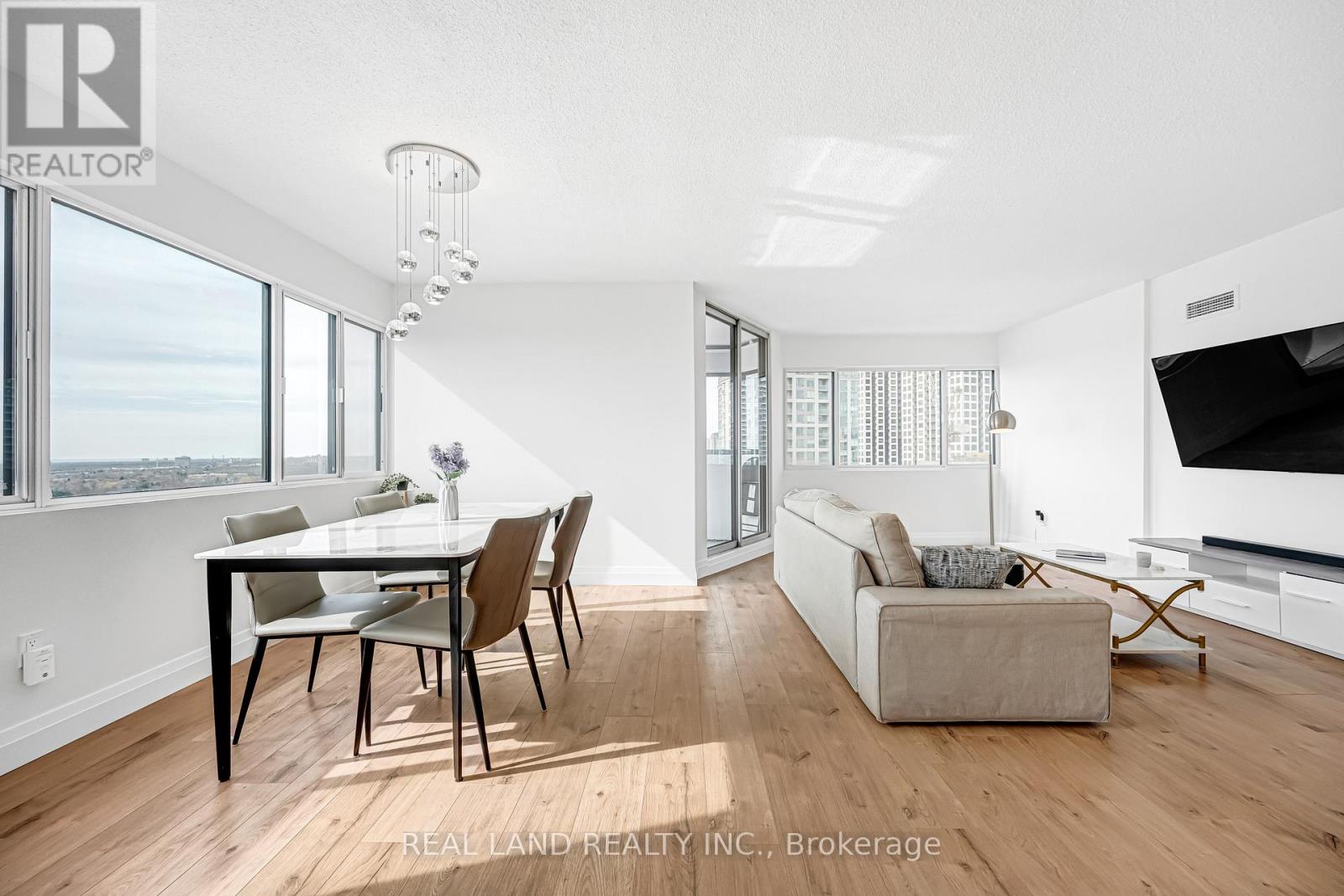 1901 - 50 Elm Drive E, Mississauga, Ontario  L5A 3X2 - Photo 7 - W12937844