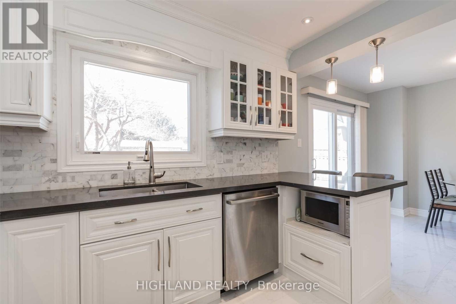 2325 Credit Valley Road, Mississauga, Ontario  L5M 4L5 - Photo 10 - W12937852