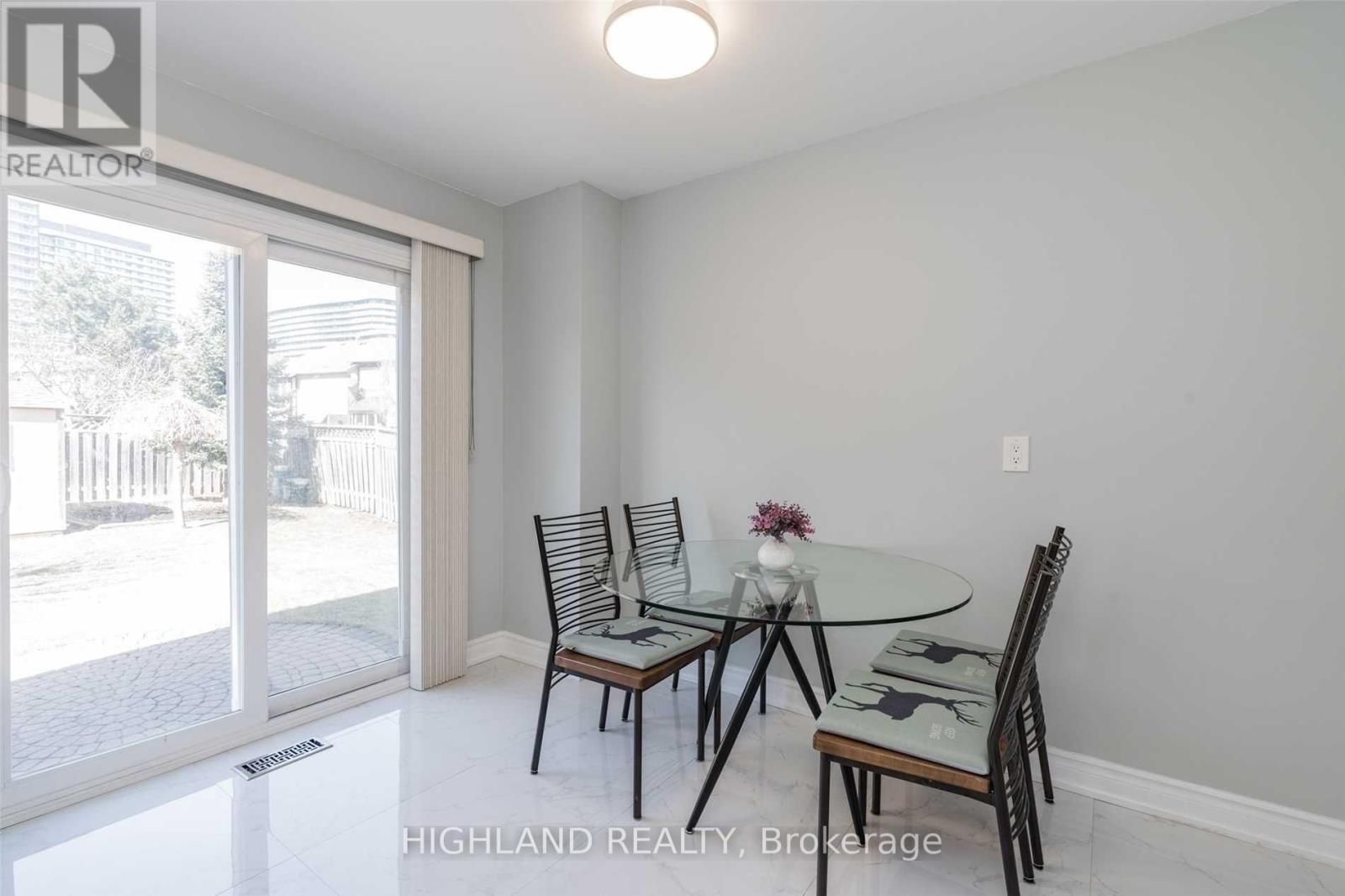 2325 Credit Valley Road, Mississauga, Ontario  L5M 4L5 - Photo 11 - W12937852