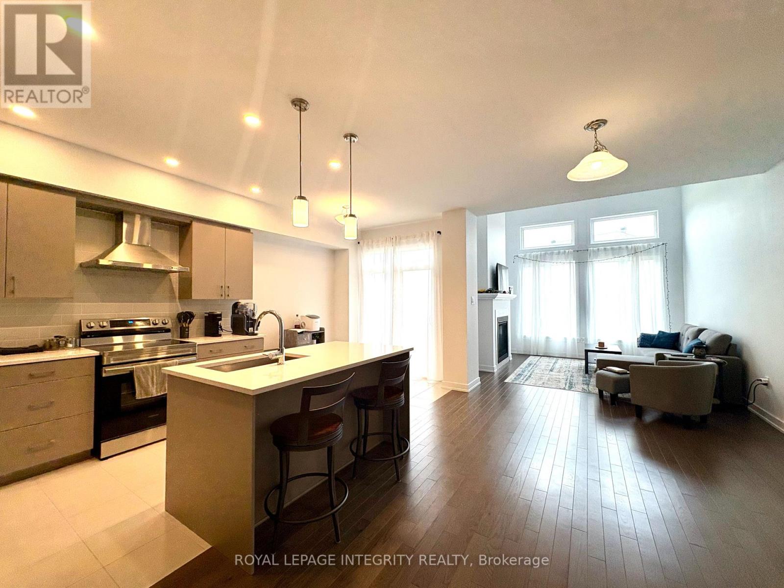 53 Maize Street, Ottawa, Ontario  K2S 2T2 - Photo 5 - X12930692