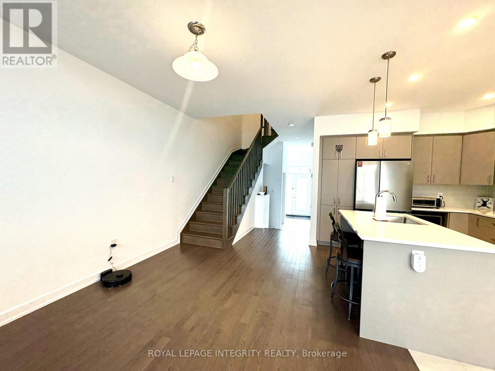 53 Maize Street, Ottawa, Ontario  K2S 2T2 - Photo 4 - X12930692