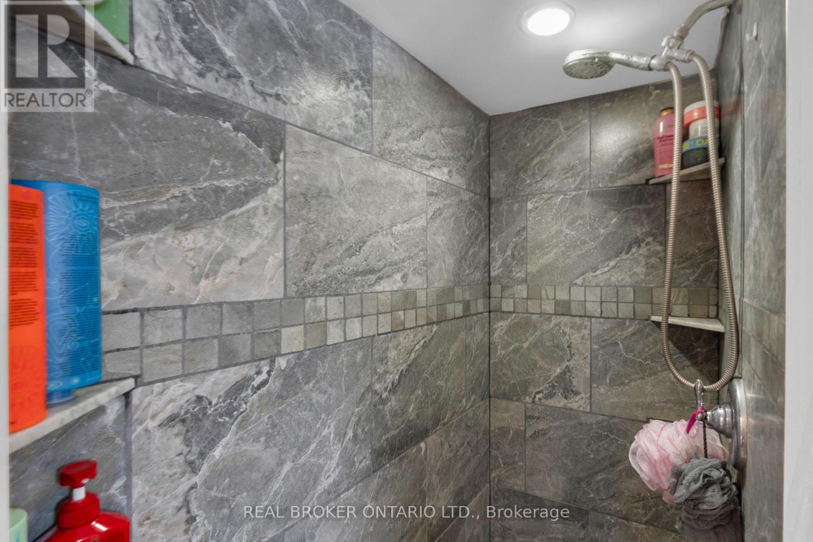 213 Centre Street, Essa, Ontario  L0M 1B0 - Photo 34 - N12931446