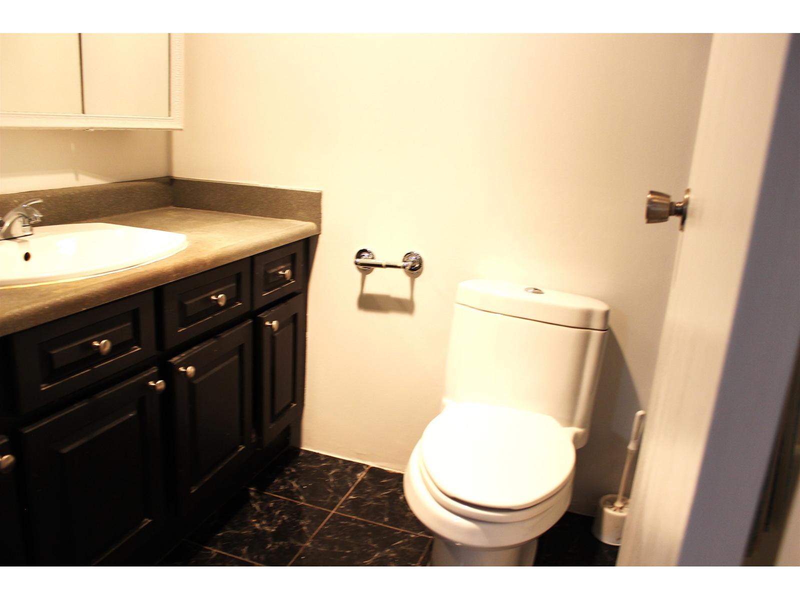 208 7473 140 Street, Surrey, British Columbia V3W 6G5 - Photo 8 - R3104252