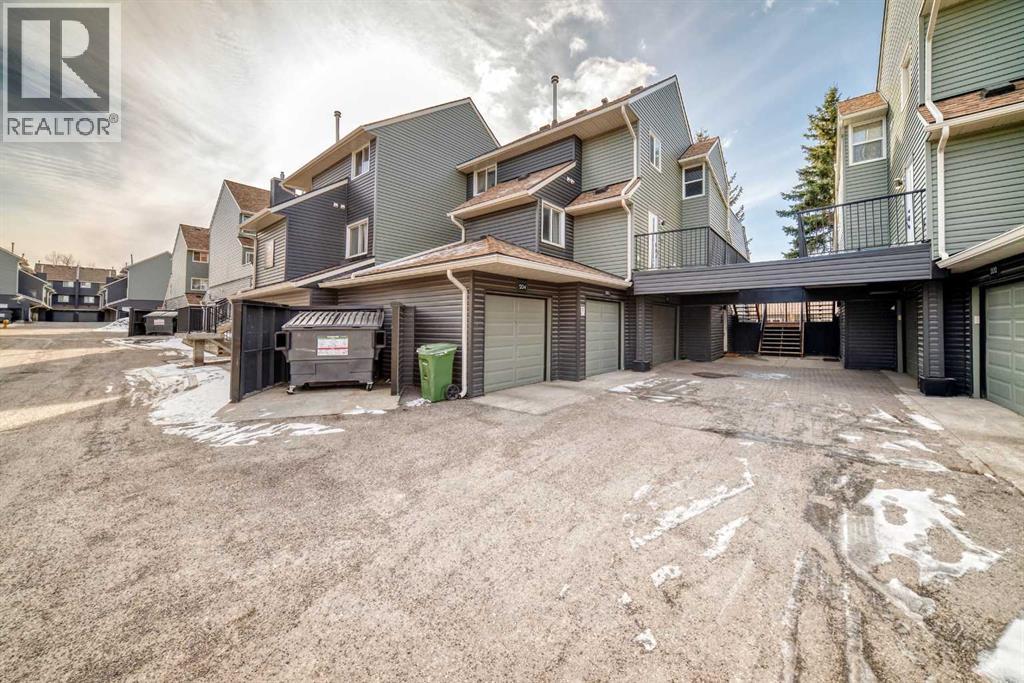 103, 26 Glamis Green Sw, Calgary, Alberta  T3E 6V1 - Photo 2 - A2295598