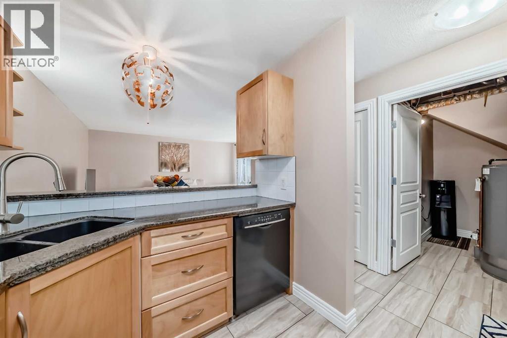 103, 26 Glamis Green Sw, Calgary, Alberta  T3E 6V1 - Photo 12 - A2295598