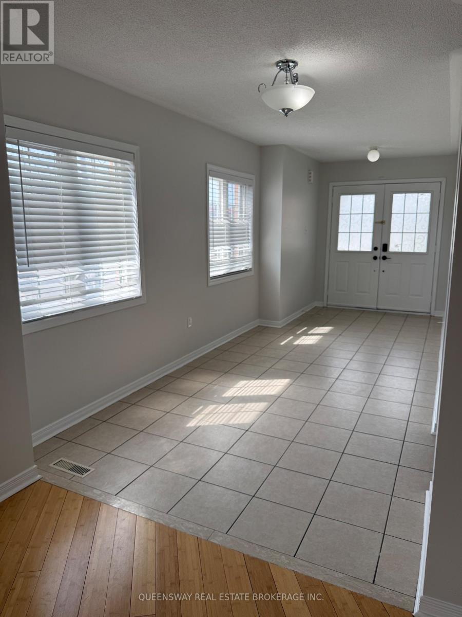 Upper - 514 Candlestick Circle, Mississauga, Ontario  L4Z 0B2 - Photo 4 - W12776940