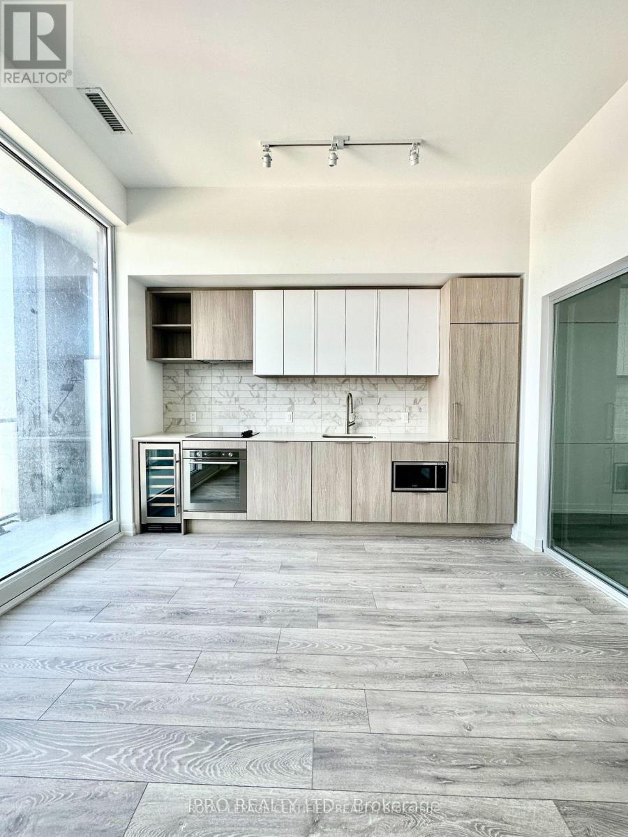 919 - 2020 Bathurst Street, Toronto (Humewood-Cedarvale), Ontario  M5P 0A6 - Photo 4 - C12937870