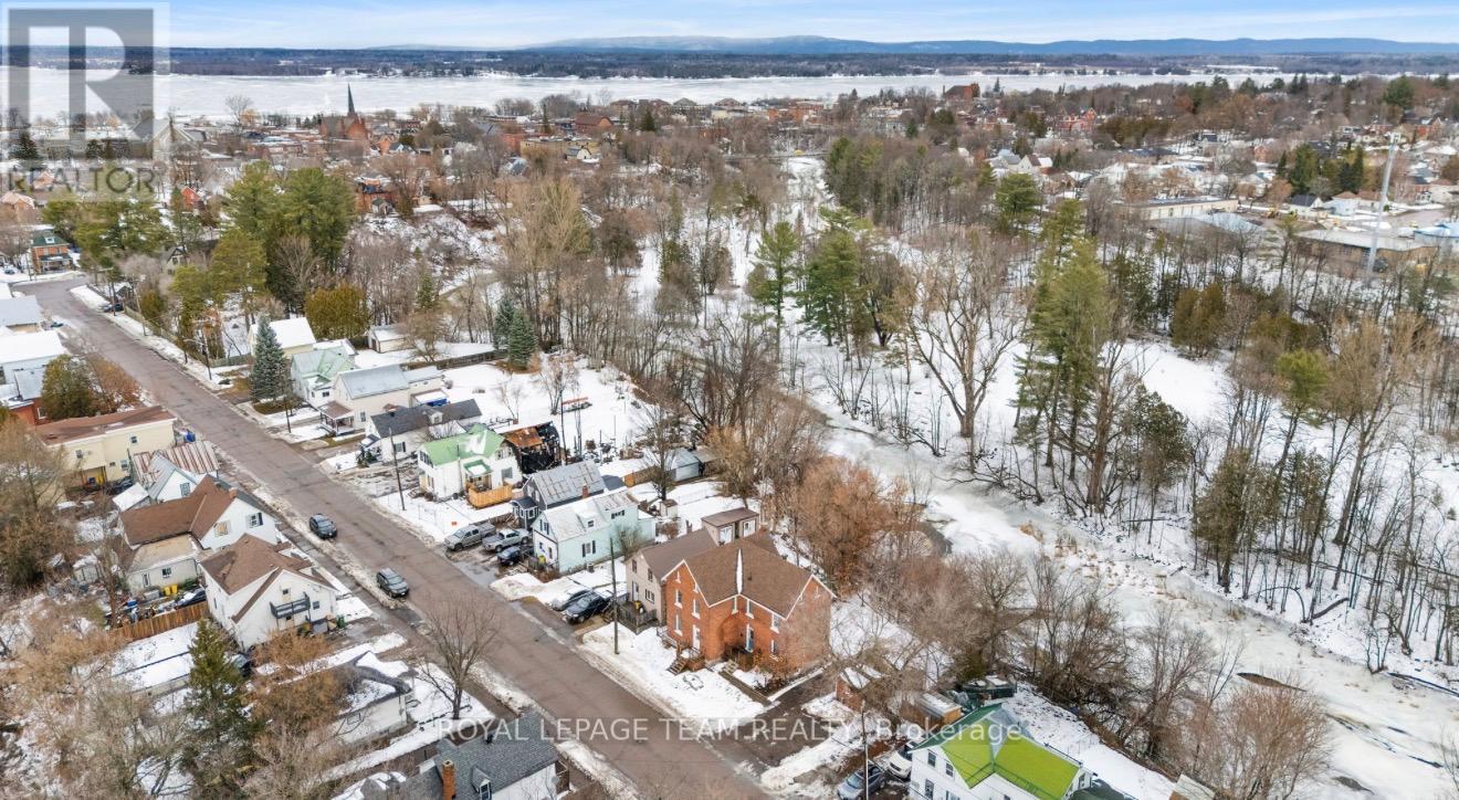 509 Moffat Street, Pembroke, Ontario  K8A 3Y2 - Photo 3 - X12937856