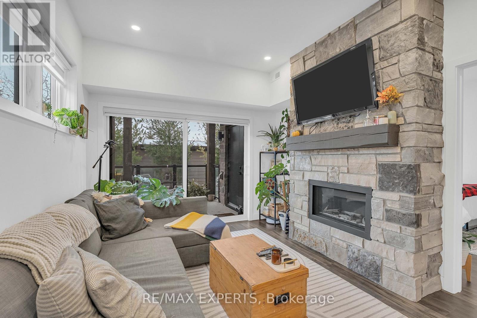 101 - 22 Beckwith Lane, Blue Mountains, Ontario  L9Y 3B6 - Photo 13 - X12937574