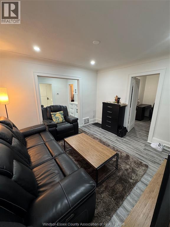 1159 Highland Unit# Upper, Windsor, Ontario  N9A 1R6 - Photo 7 - 25030569