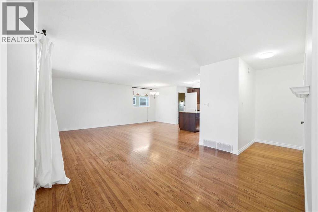 1447 Northmount Drive Nw, Calgary, Alberta  T2L 0G7 - Photo 5 - A2295699