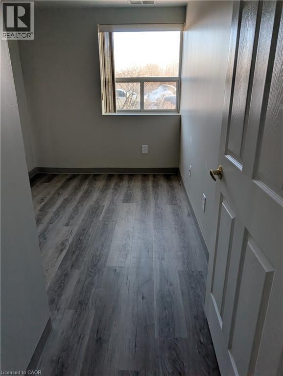 736 Old Albert Street Unit# 103, Waterloo, Ontario  N2L 6R4 - Photo 7 - 40810942