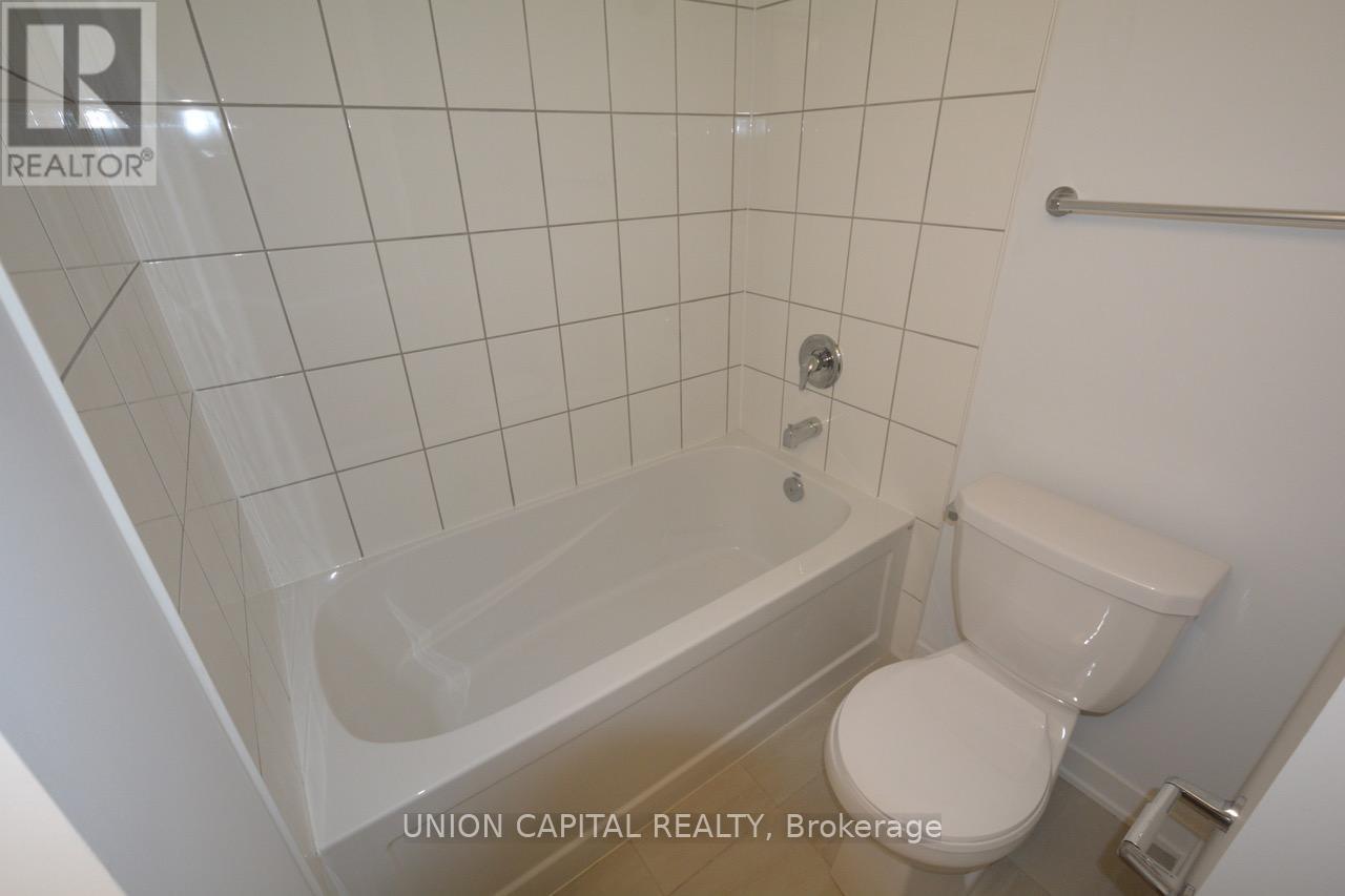 25 Case Ootes Drive, Toronto, Ontario M4A 1C5 - Photo 9 - C12777700