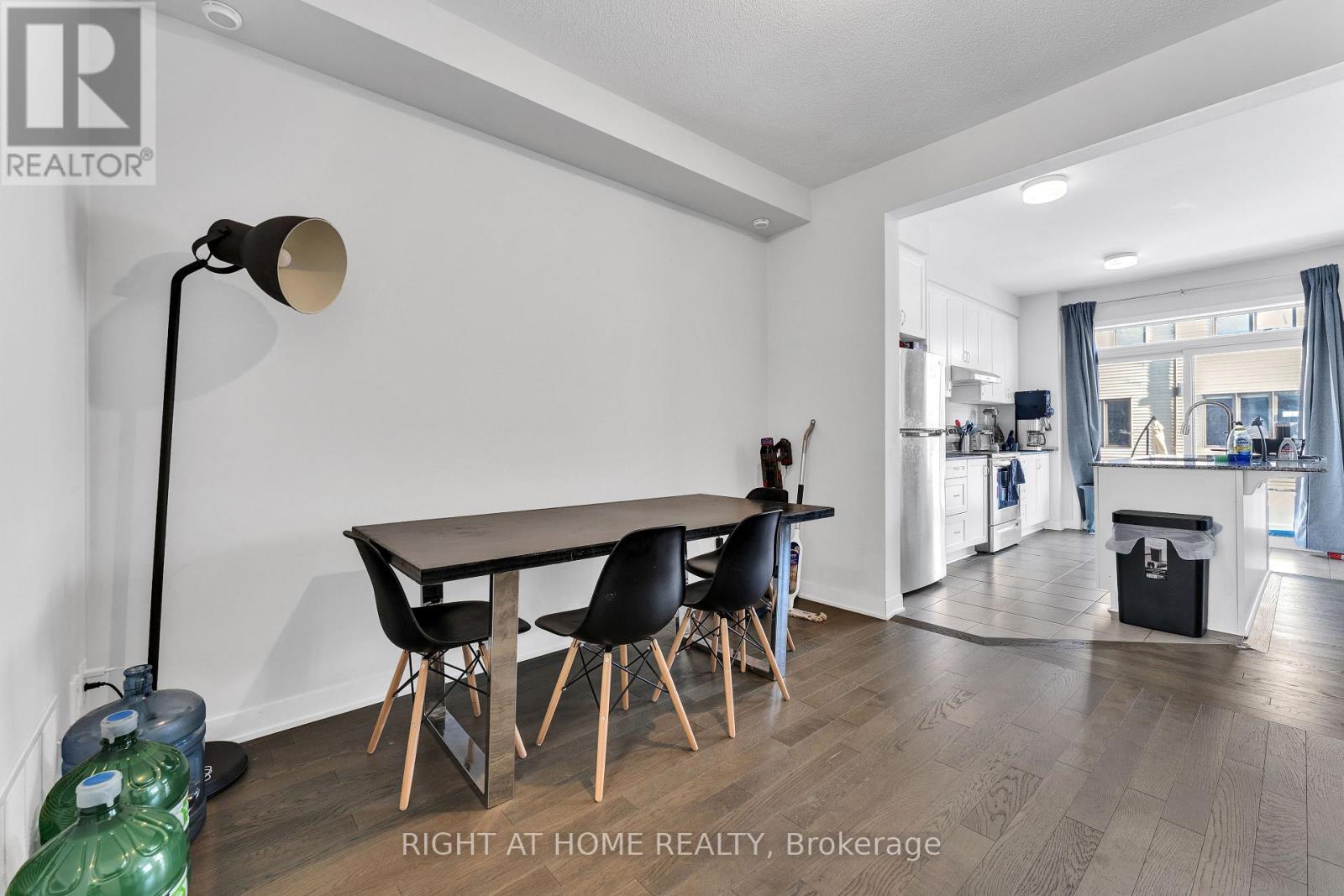 67 Kindred Row, Ottawa, Ontario  K2S 2Z6 - Photo 5 - X12937884