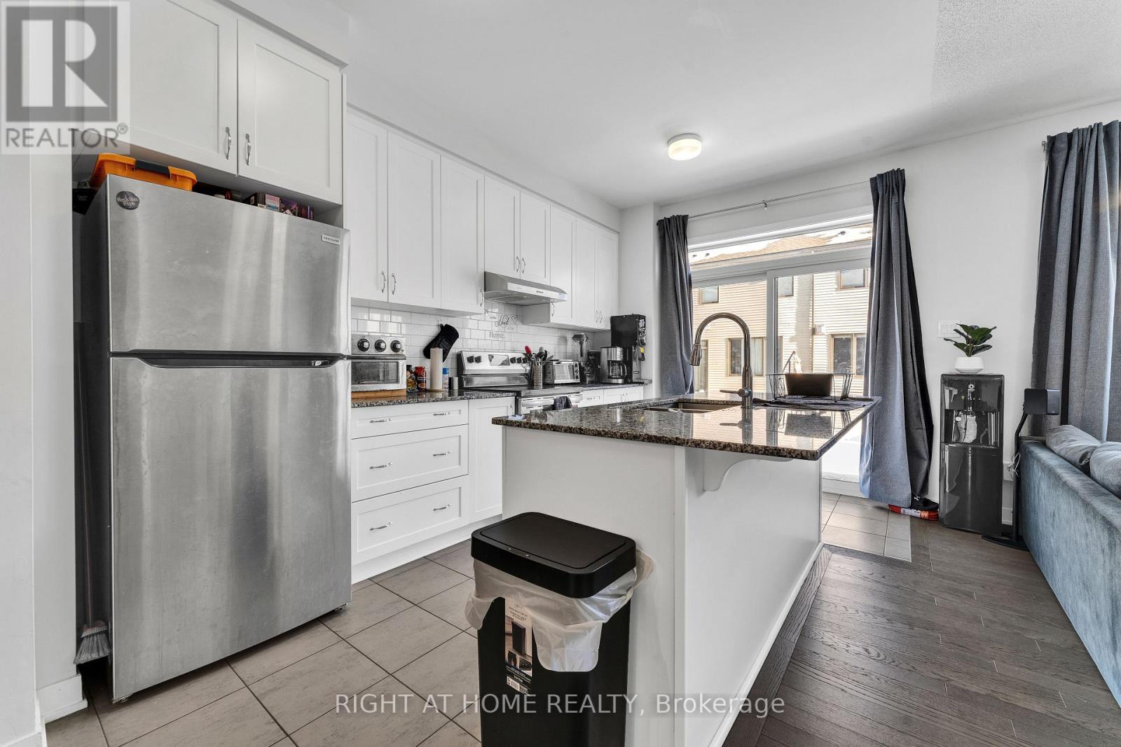 67 Kindred Row, Ottawa, Ontario  K2S 2Z6 - Photo 7 - X12937884