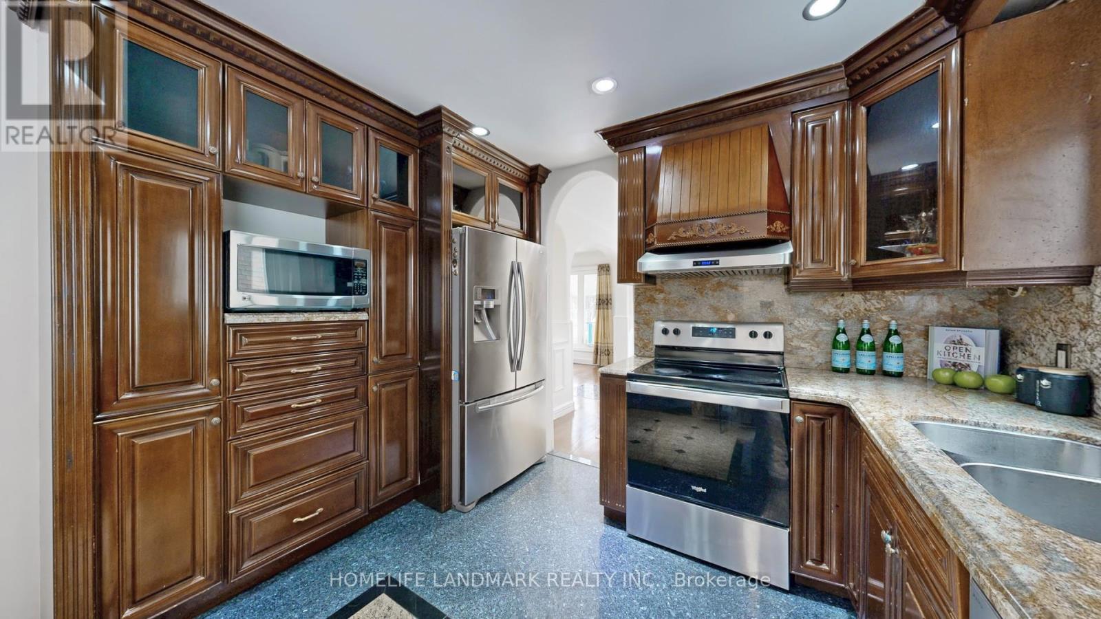 121 Digby Crescent, Markham, Ontario  L3R 7H4 - Photo 17 - N12937880