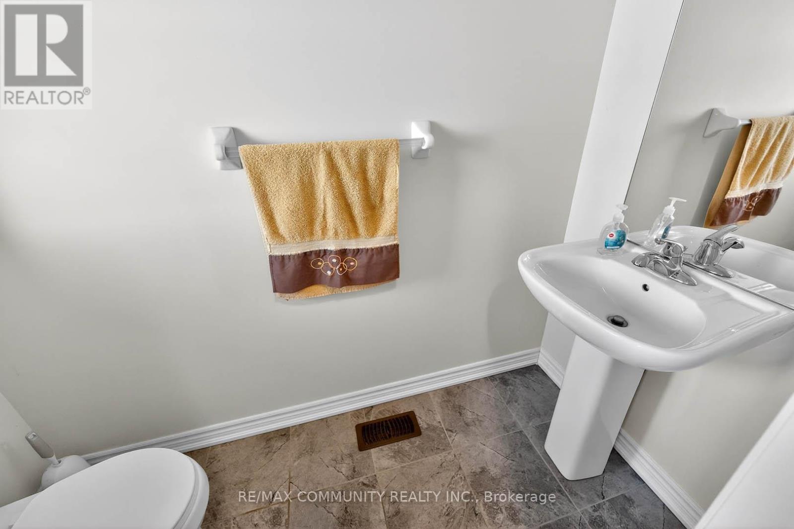 1228 Peelar Crescent, Innisfil, Ontario  L0L 1W0 - Photo 26 - N12937888