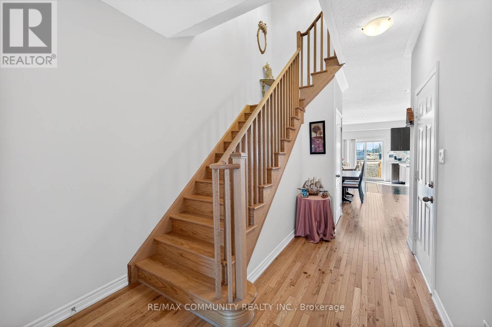 1228 Peelar Crescent, Innisfil, Ontario  L0L 1W0 - Photo 3 - N12937888