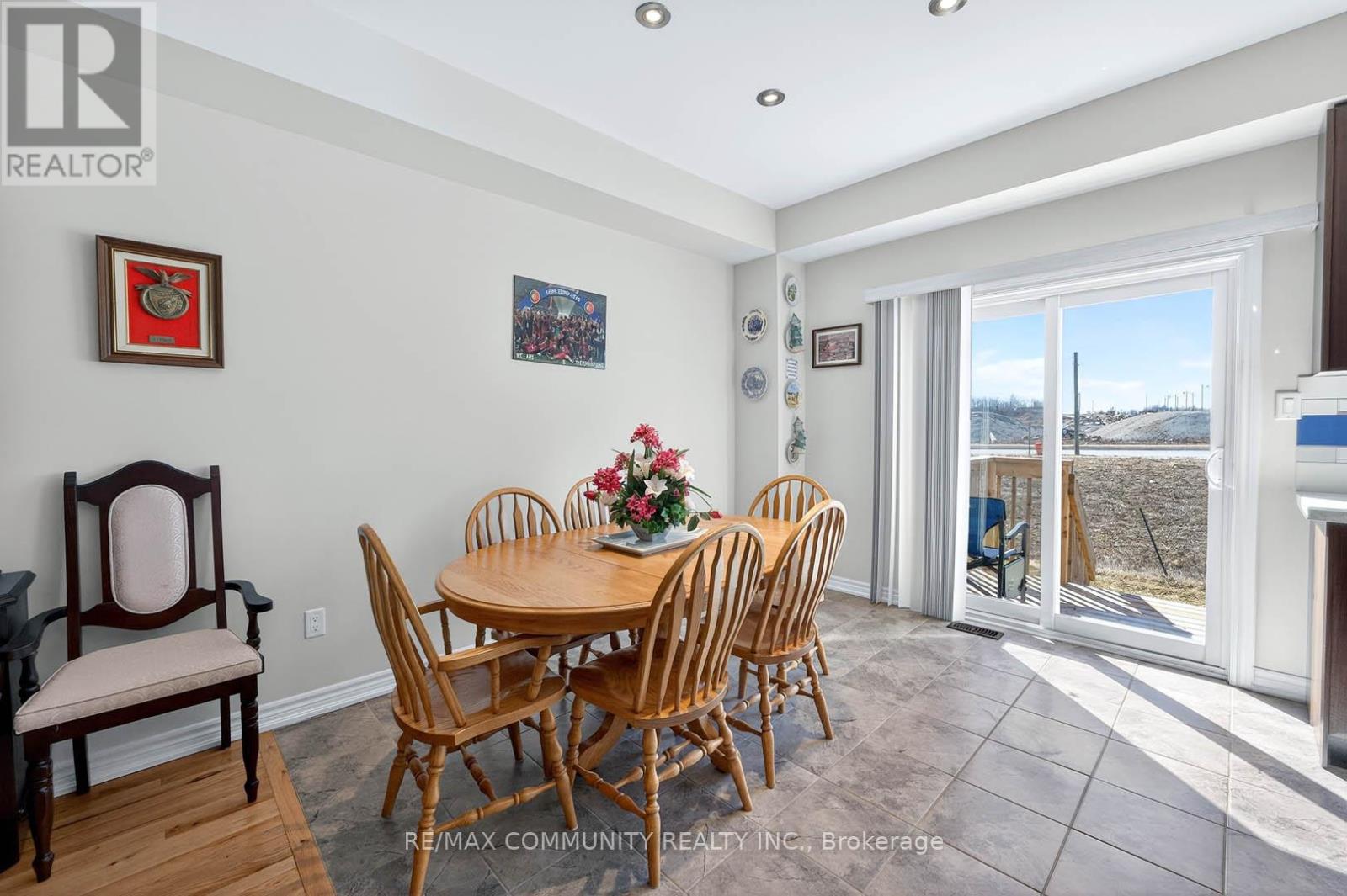 1228 Peelar Crescent, Innisfil, Ontario  L0L 1W0 - Photo 4 - N12937888