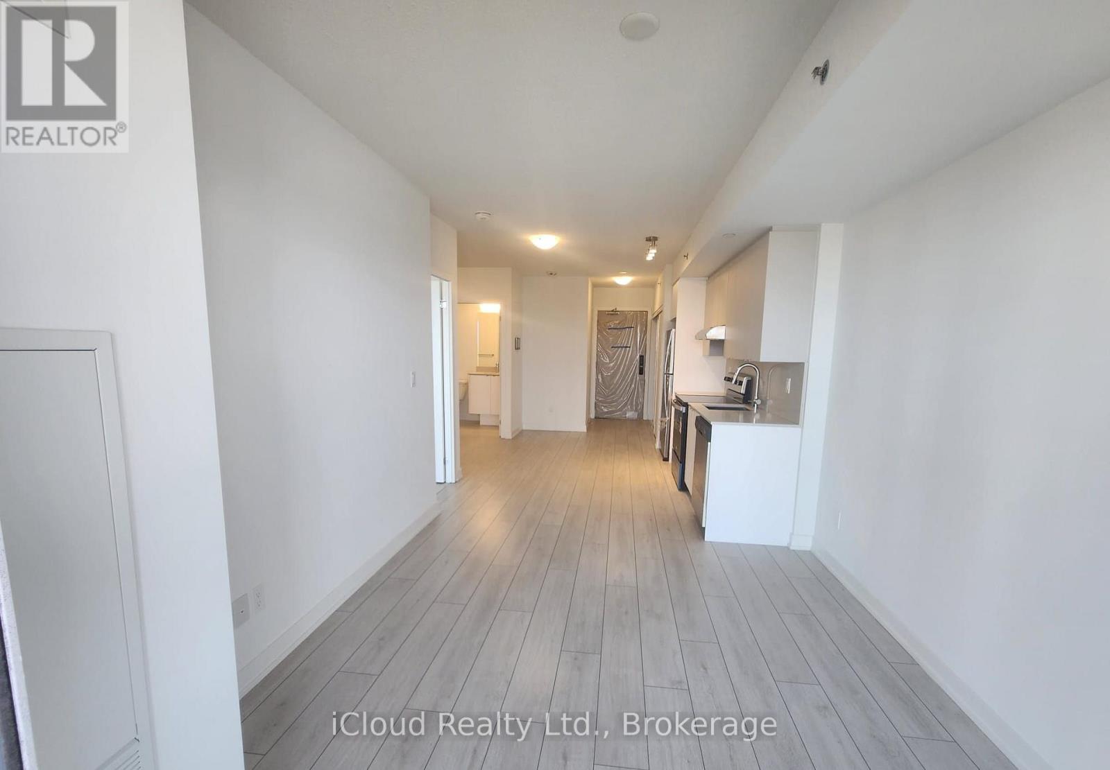 B304 - 3200 Dakota Common, Burlington, Ontario  L7M 2A7 - Photo 5 - W12937890