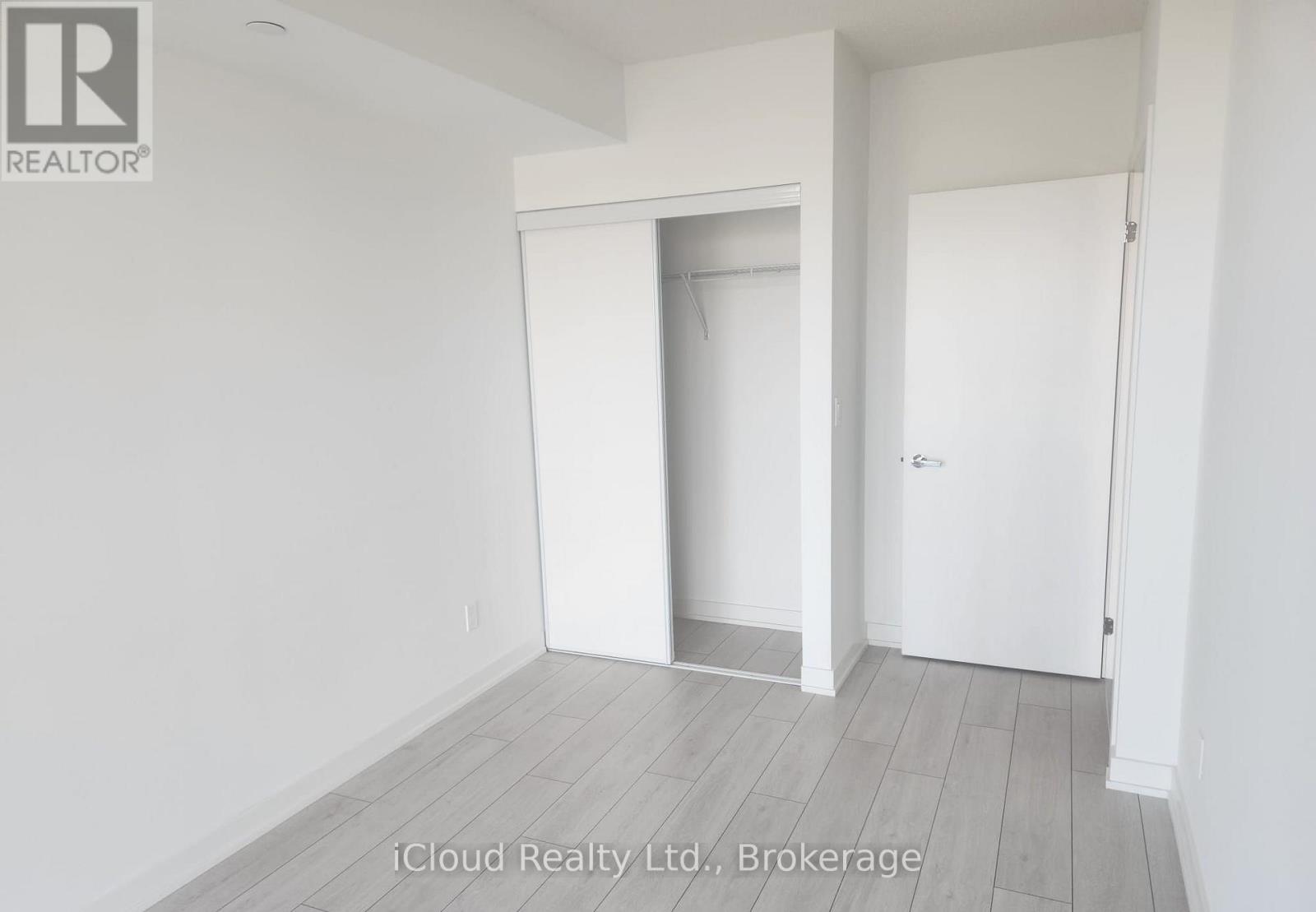 B304 - 3200 Dakota Common, Burlington, Ontario  L7M 2A7 - Photo 8 - W12937890