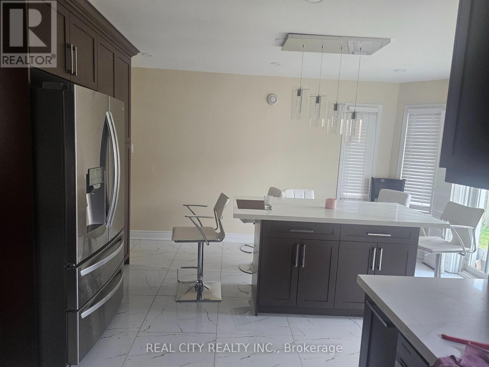 37 Bobcat Street, Brampton, Ontario  L6R 1C8 - Photo 10 - W12937892