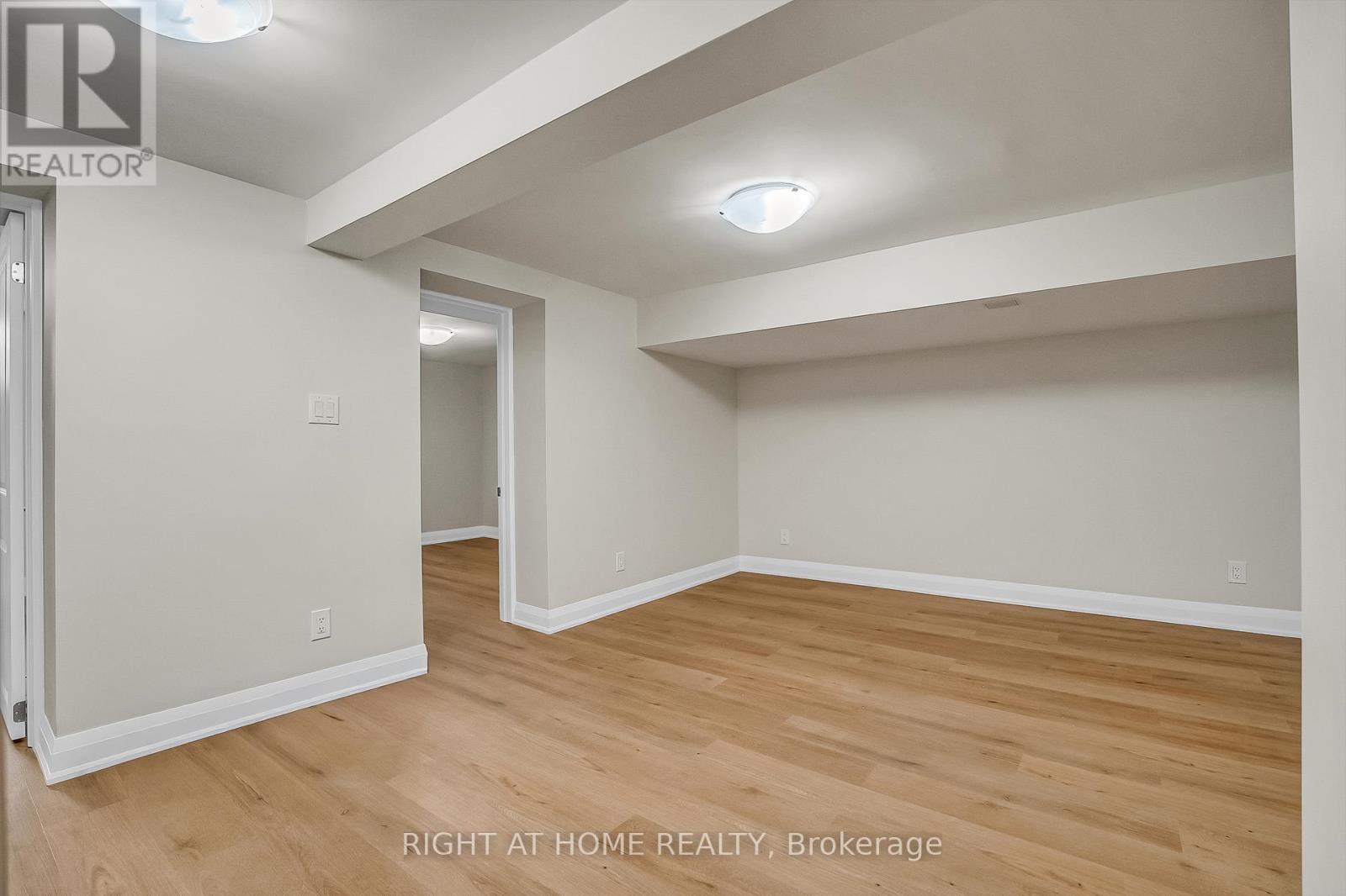 Lower - 10 Golfwood Heights, Toronto, Ontario  M9P 3L9 - Photo 12 - W12937902