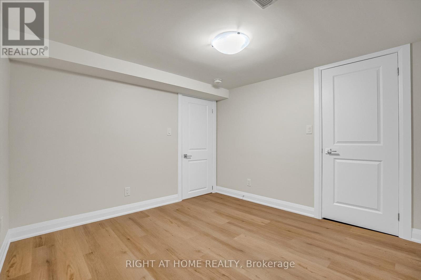 Lower - 10 Golfwood Heights, Toronto, Ontario  M9P 3L9 - Photo 25 - W12937902