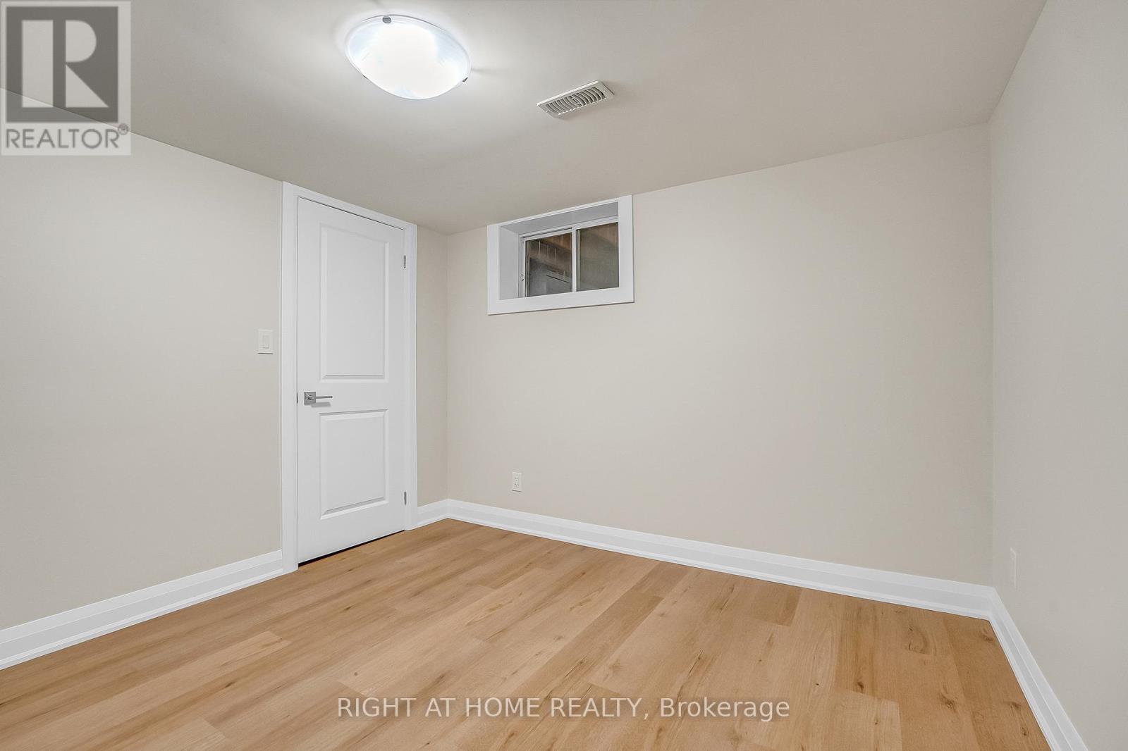 Lower - 10 Golfwood Heights, Toronto, Ontario  M9P 3L9 - Photo 26 - W12937902