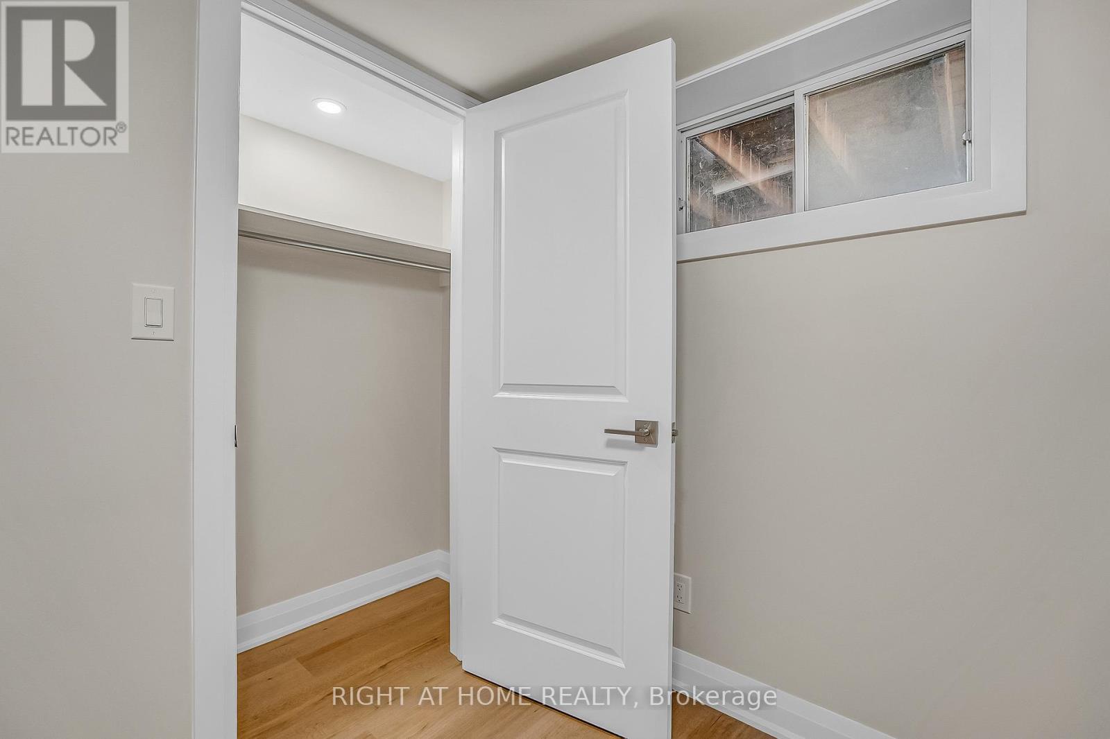 Lower - 10 Golfwood Heights, Toronto, Ontario  M9P 3L9 - Photo 27 - W12937902
