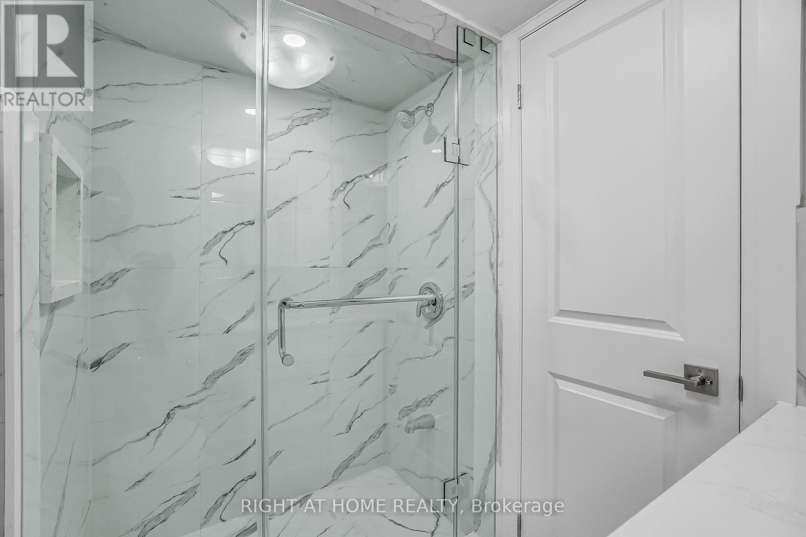 Lower - 10 Golfwood Heights, Toronto, Ontario  M9P 3L9 - Photo 29 - W12937902