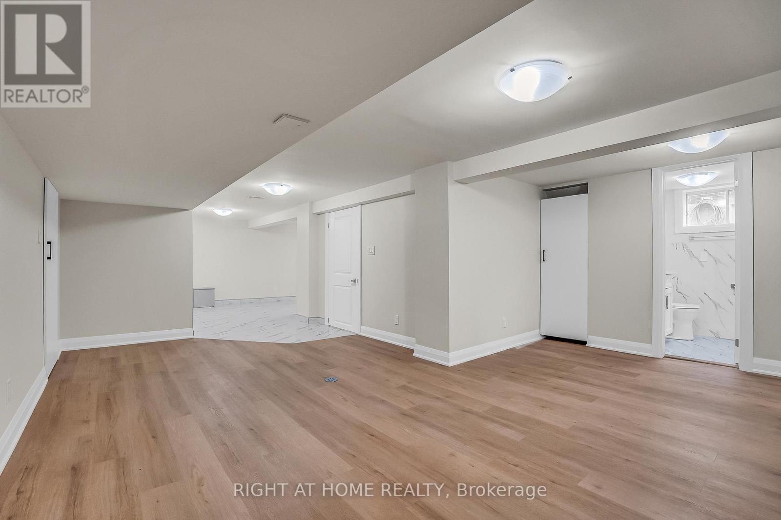 Lower - 10 Golfwood Heights, Toronto, Ontario  M9P 3L9 - Photo 6 - W12937902